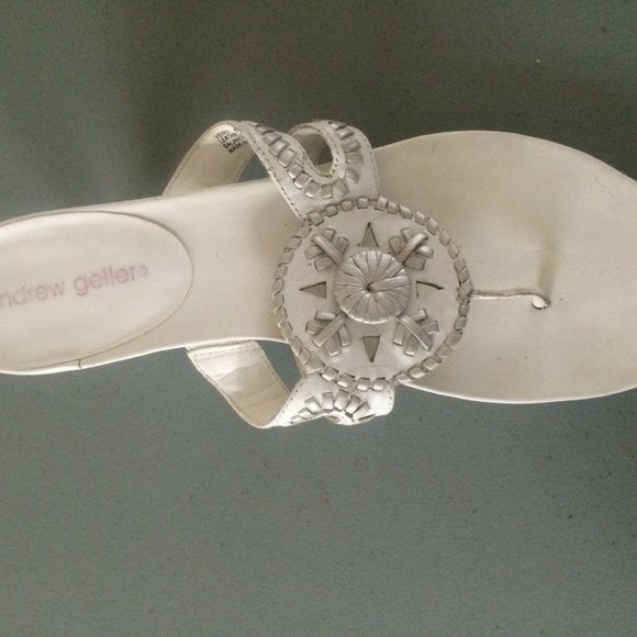 Leather , genuine A. Geller white sandals, kitten heels, silver accents, SZ 9 M - Picture 4 of 8